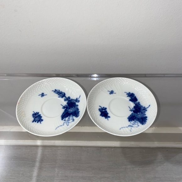 Vintage ROYAL COPENHAGEN BLUE FLORAL COFFEE SAUCER - Picture 2 of 6